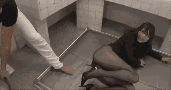 0d89c9d7-4d21-4b3e-865b-53654066d299.gif